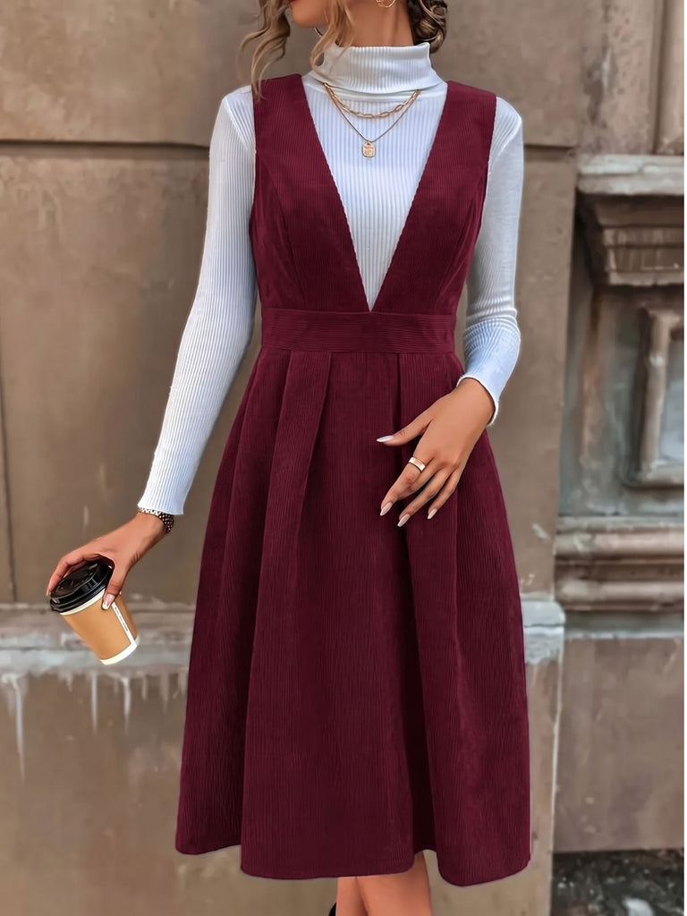 Robe chasuble en velours côtelé plissé à décolleté V profond années 1950 - 4