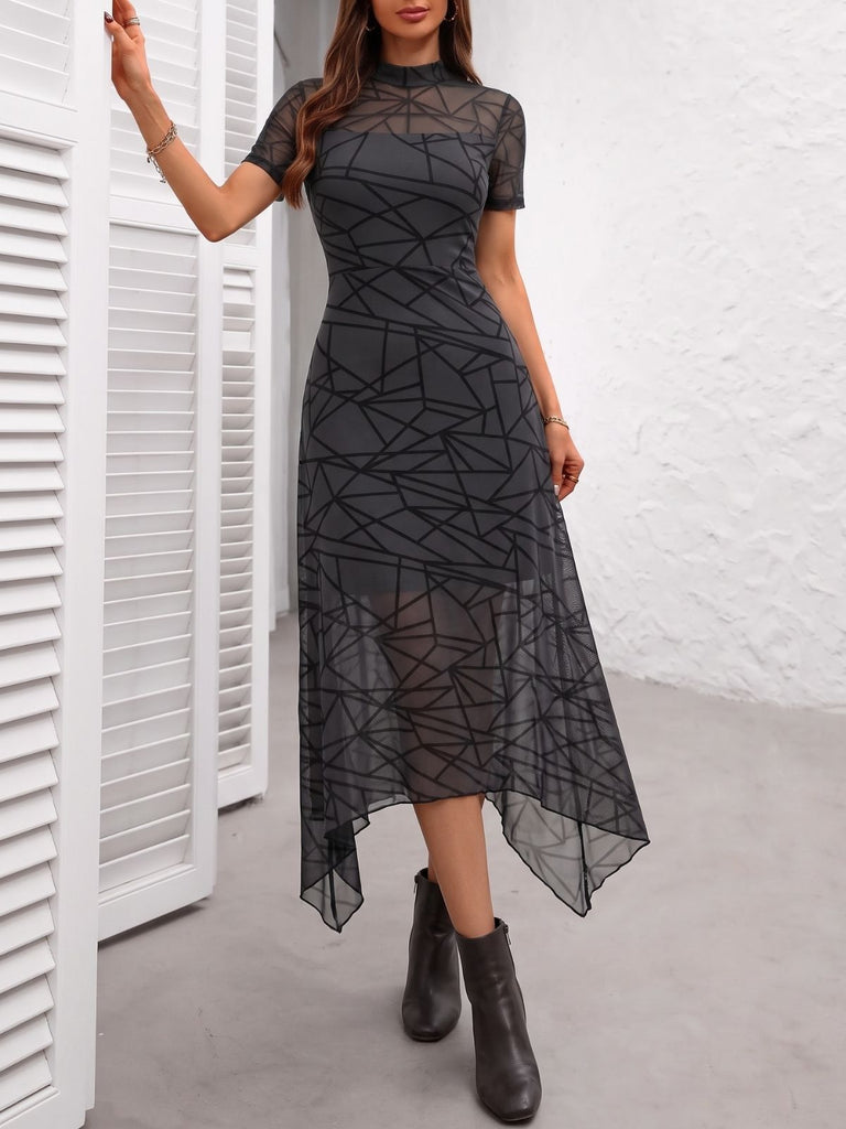 Robe gothique noire en tulle à toile d’araignée et empiècements années 1940