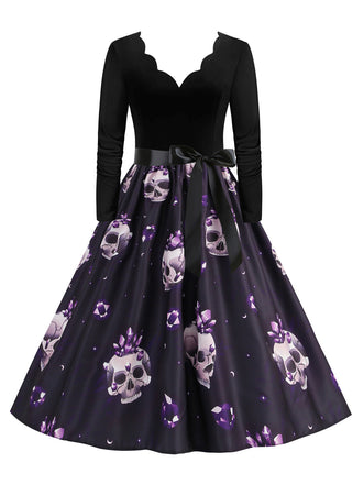 Robe évasée violette à imprimé crânes en cristal, col pétale années 1950 - 1