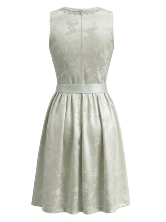 Robe bleu clair florale à col carré et laçage avec tablier Années 1950