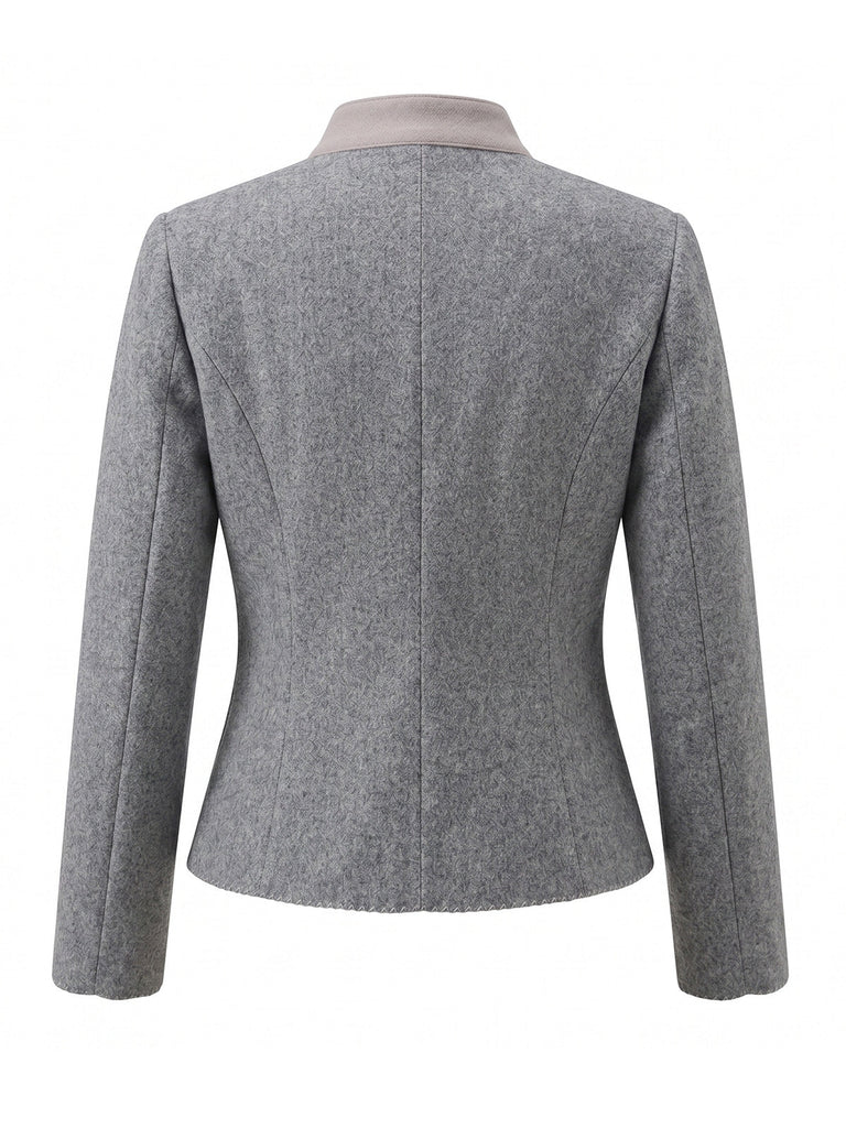 Veste grise à col montant, bordure zigzag et taille cintrée années 1950