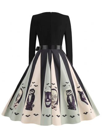 Robe évasée noire Halloween à imprimé crânes, hiboux et chauves-souris Années 1950