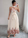 Robe longue beige fleurie, plissée, dos nu et taille nouée années 1950
