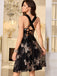 Robe évasée noire en tulle fleuri à sequins or rose années 1950