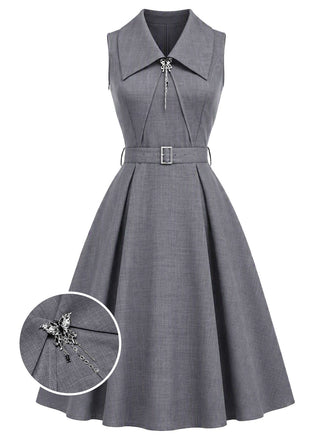 [Prévente] Robe évasée gris clair à col portefeuille et ceinture années 1950 - 1