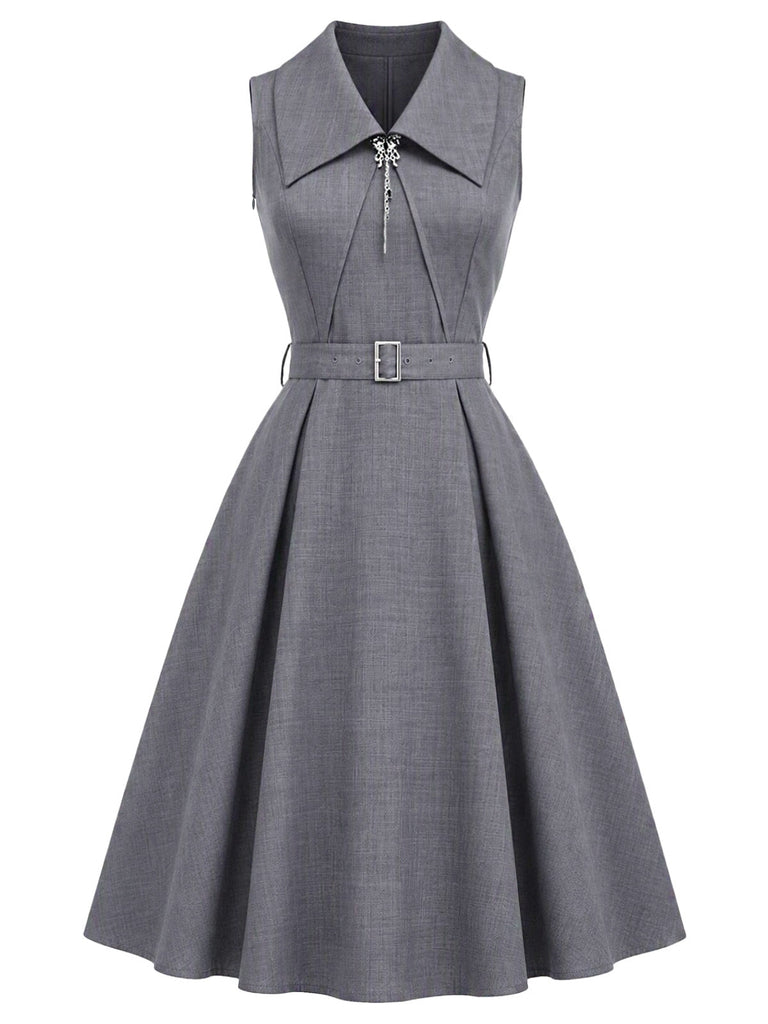 [Prévente] Robe évasée gris clair à col portefeuille et ceinture années 1950 - 2