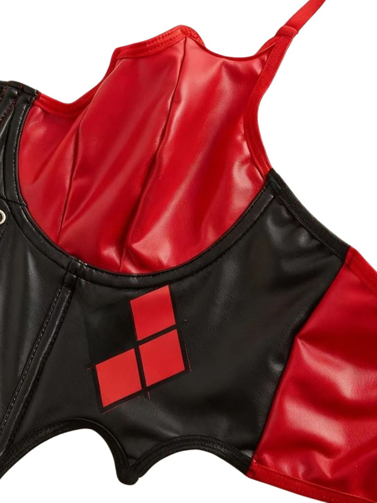 Top corset rouge et noir en similicuir à étoiles et laçage années 1950