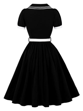 Robe évasée en dentelle fleurie brodée à col Claudine superposé années 1950 - 2