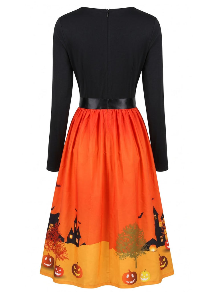 Robe évasée Halloween à citrouilles, chauves-souris et nœud à l’encolure années 1950 - 9