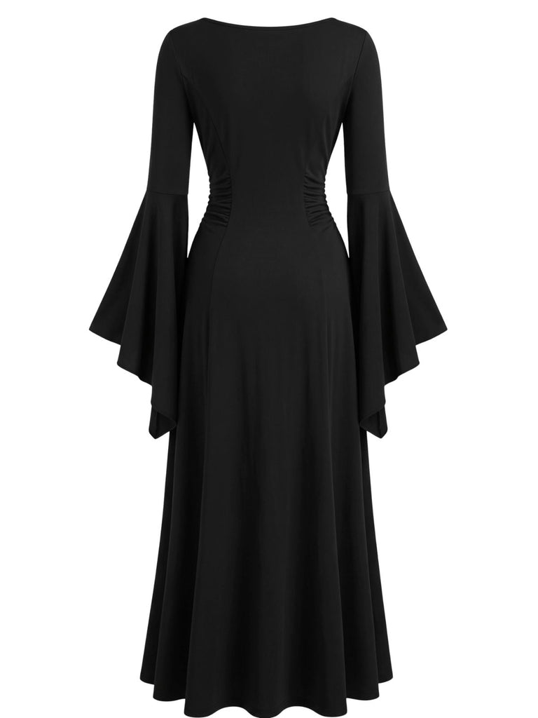 Robe longue gothique noire à col cœur et manches évasées Années 1970 - 3