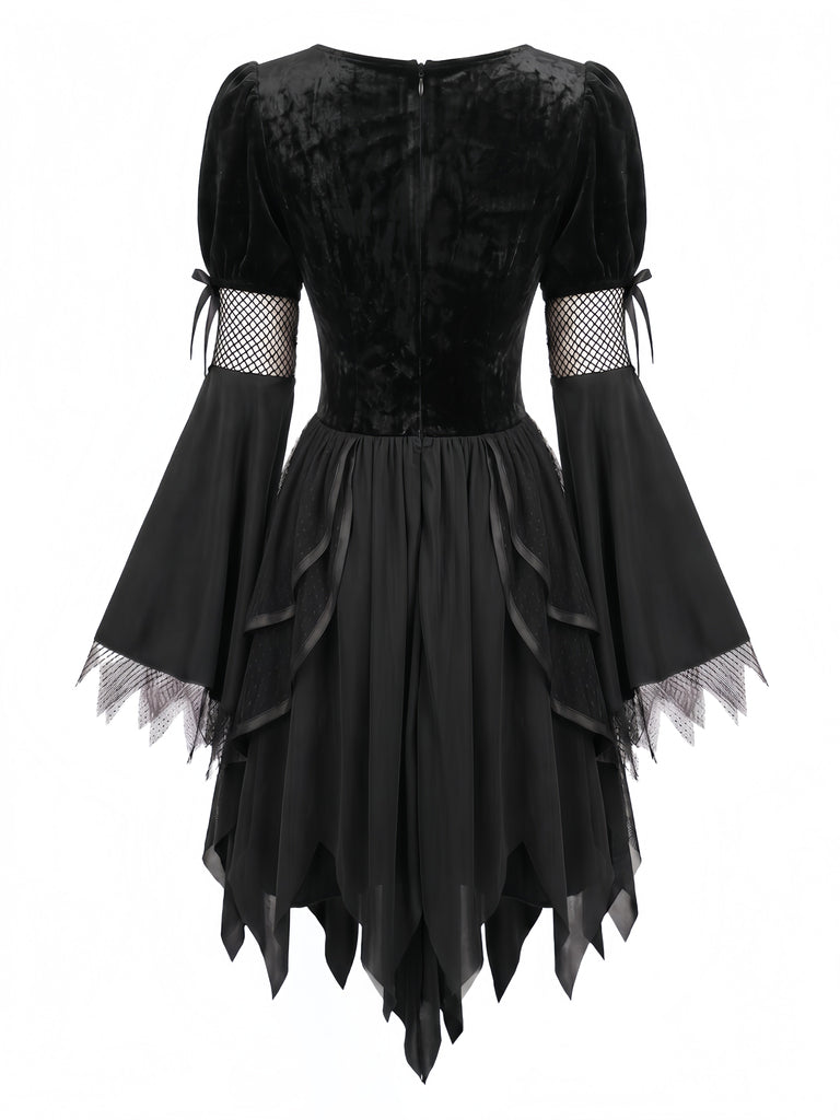 Robe de sorcière gothique noire à poignets de plumes années 1950