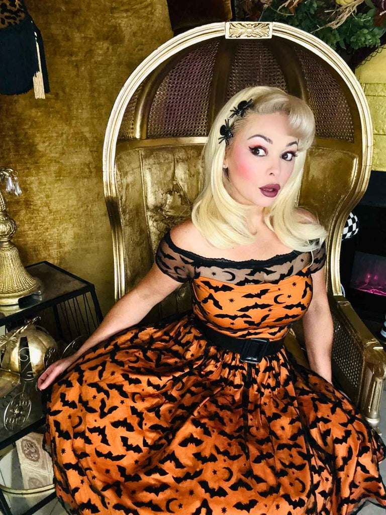 Robe trapèze en dentelle à épaules dénudées des années 1950