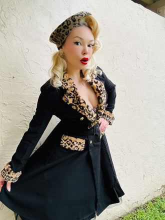 Manteau noir à poche à revers léopard des années 1950