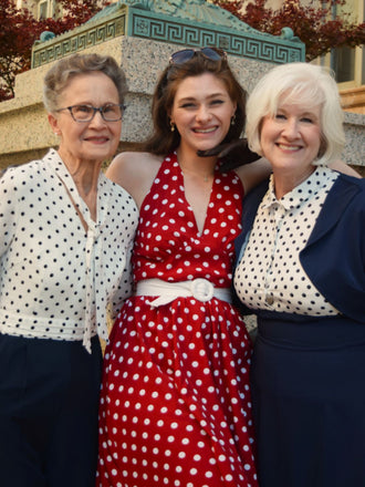 Robe dos nu rouge à pois des années 1950 Cocktail