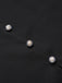 Robe noire à bretelles avec boutons en perles solides des années 1960