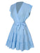 Robe bleu clair à col en V et manches à volants des années 1950
