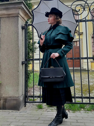 Manteau croisé vert avec ceinture et cape des années 1930