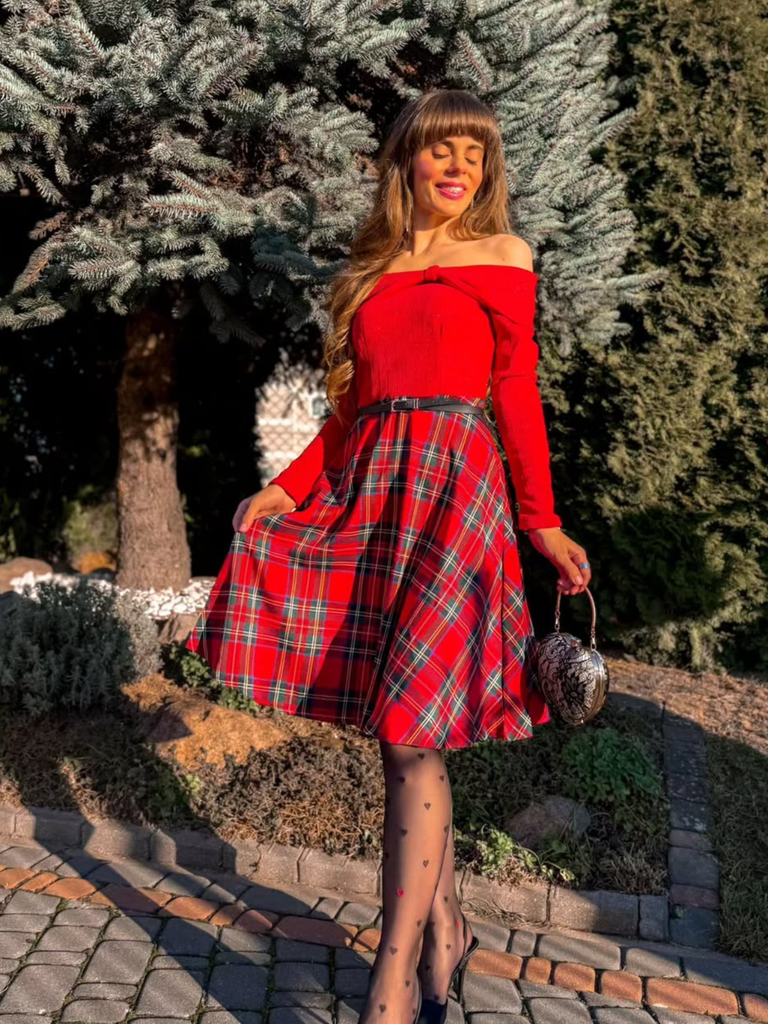 Robe de Noël verte à épaules dénudées en tartan des années 1950