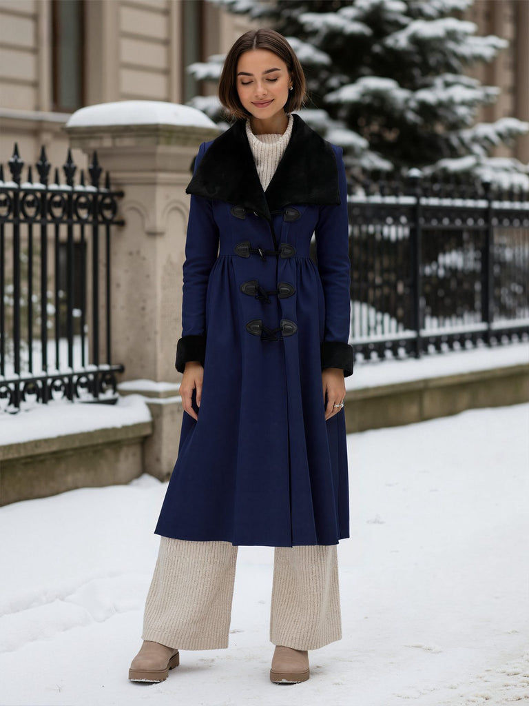 Manteau à col en fourrure bleu bouton croissants des années 1950