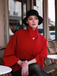 Manteau cape uni ceinturé rouge vin des années 1960
