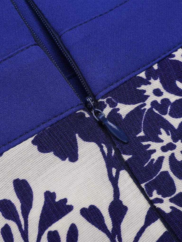 Robe bleue à col en cœur et boutons fleuris des années 1950