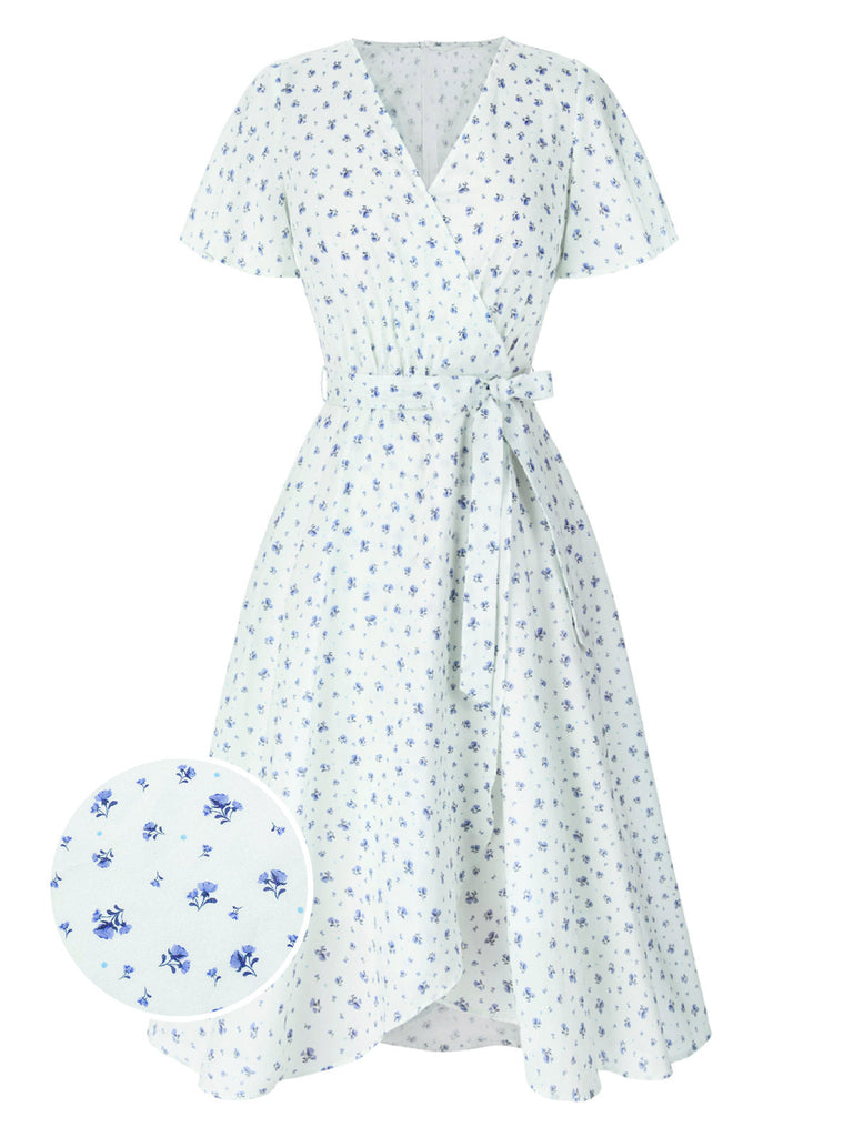 Robe blanche en coton fleurs avec ceinture des années 1940