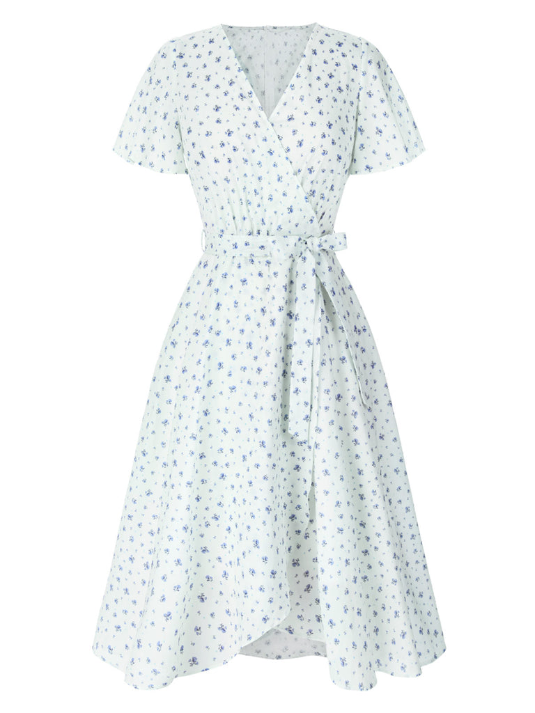 Robe blanche en coton fleurs avec ceinture des années 1940