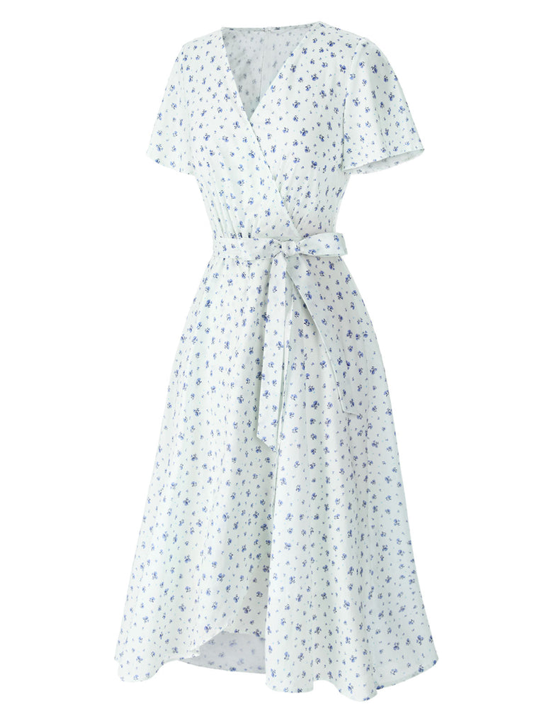 Robe blanche en coton fleurs avec ceinture des années 1940