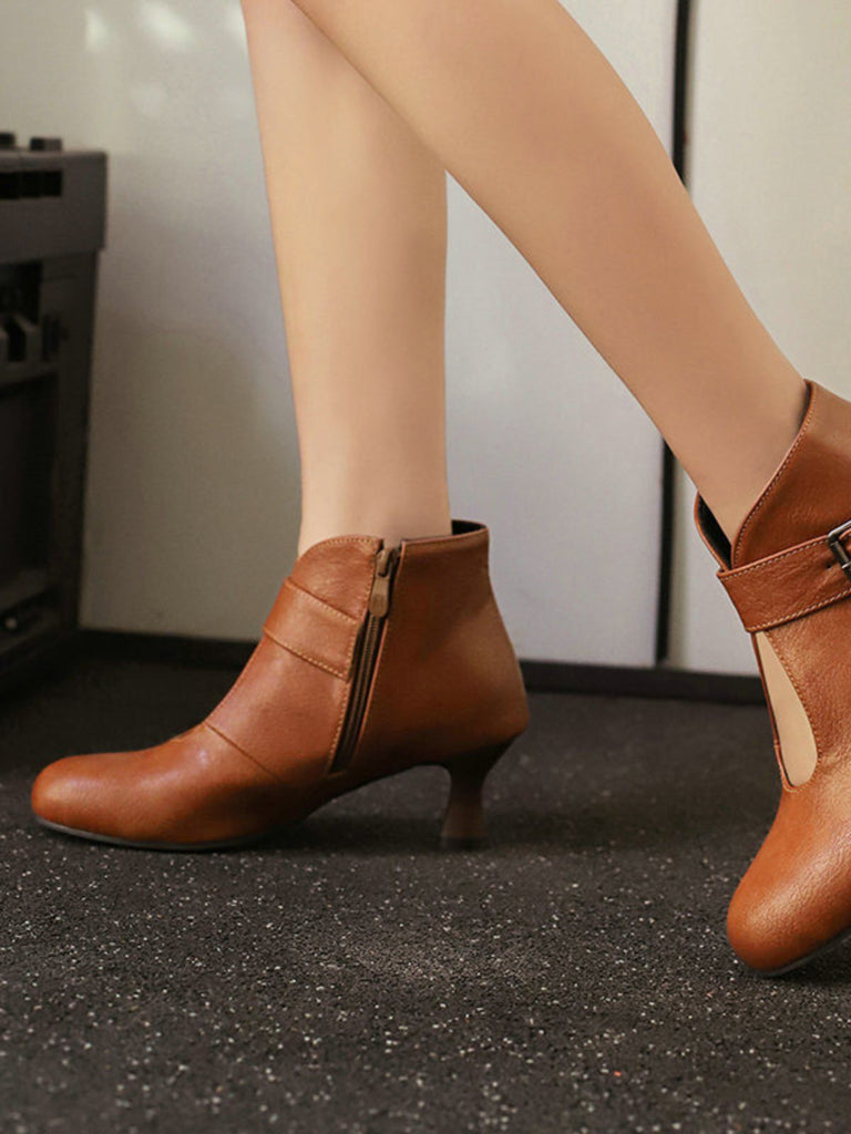 Bottines à bout rond, découpes, boucle et talon bloc