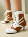 Bottines victoriennes à lacets, perforations et talon moyen
