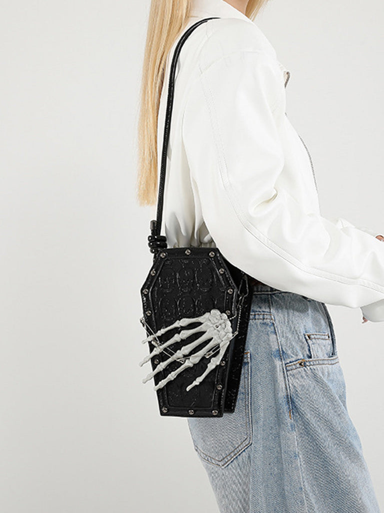 Sac bandoulière gothique en forme de cercueil avec main squelette