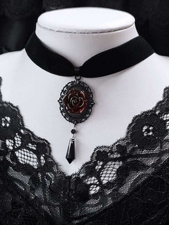 Collier rose foncé gothique victorien vintage