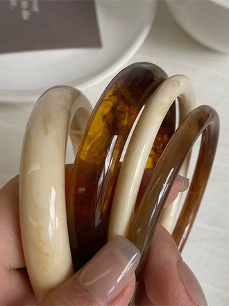 4PCS Ensemble de bracelets joncs empilables en résine marbrée ambre et ivoire - 2