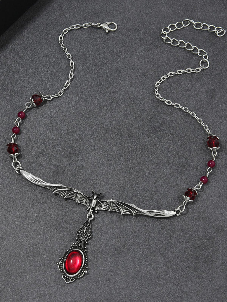 Collier gothique à pendentif chauve-souris et rubis rouge