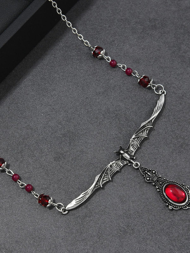 Collier gothique à pendentif chauve-souris et rubis rouge