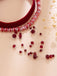 Collier ras-du-cou rouge sang en velours et perles