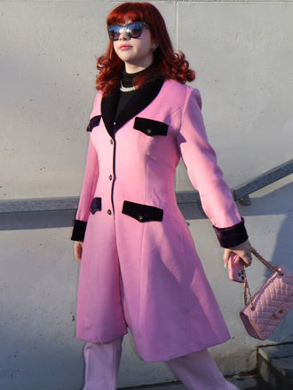 Manteau boutonné en patchwork de velours rose années 1950
