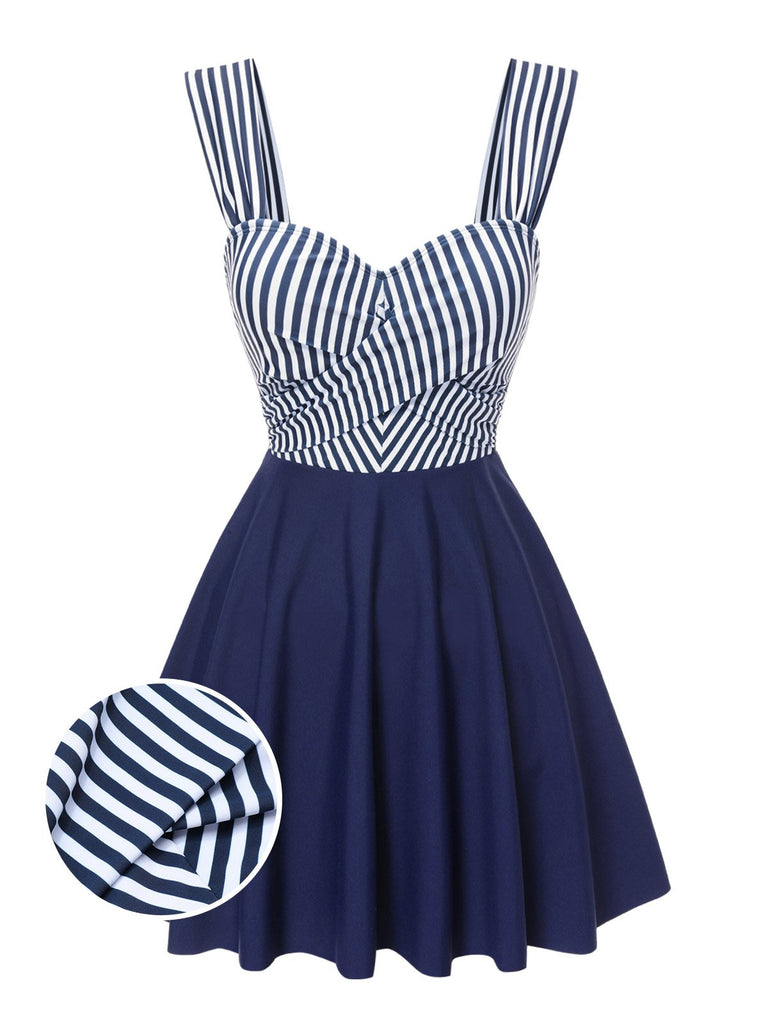 Robe de bain bleue rayures et bretelles larges des années 1940