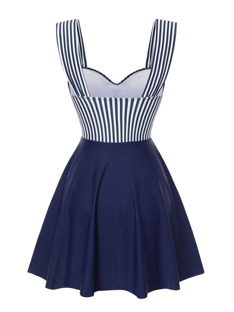 Robe de bain bleue rayures et bretelles larges des années 1940