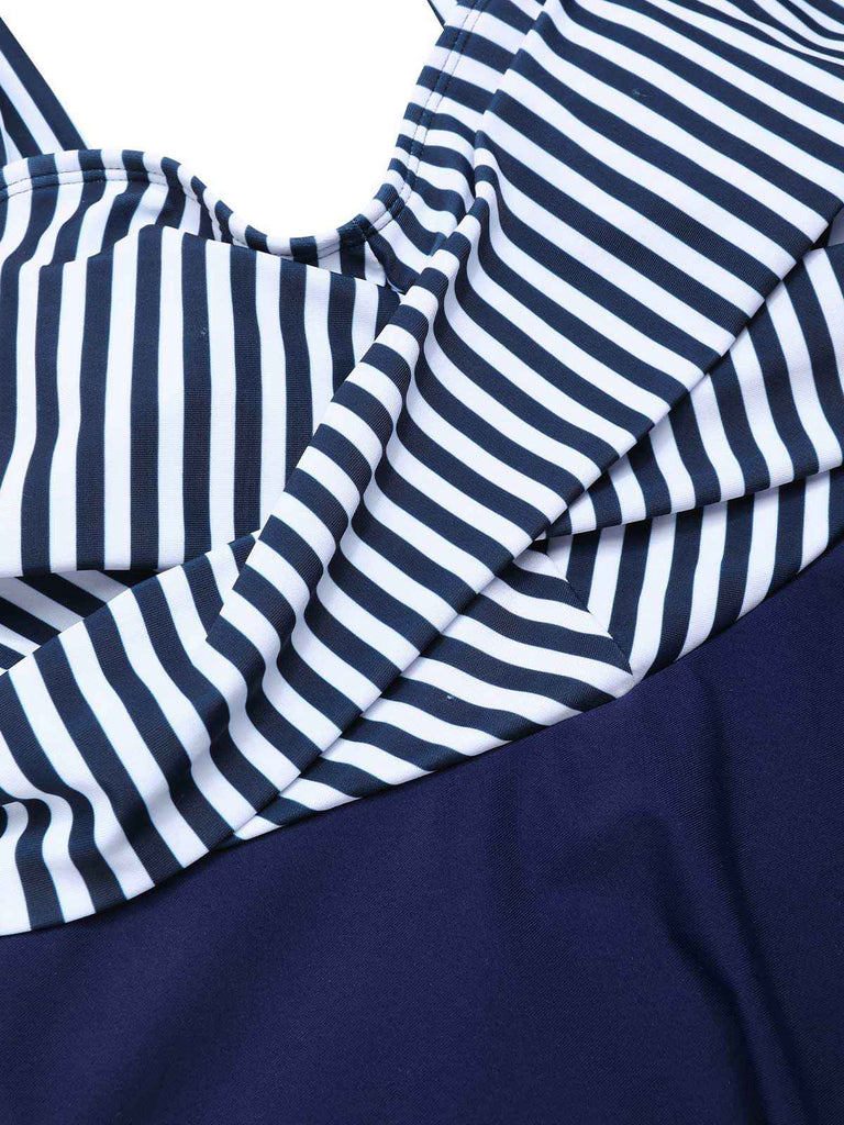 Robe de bain bleue rayures et bretelles larges des années 1940