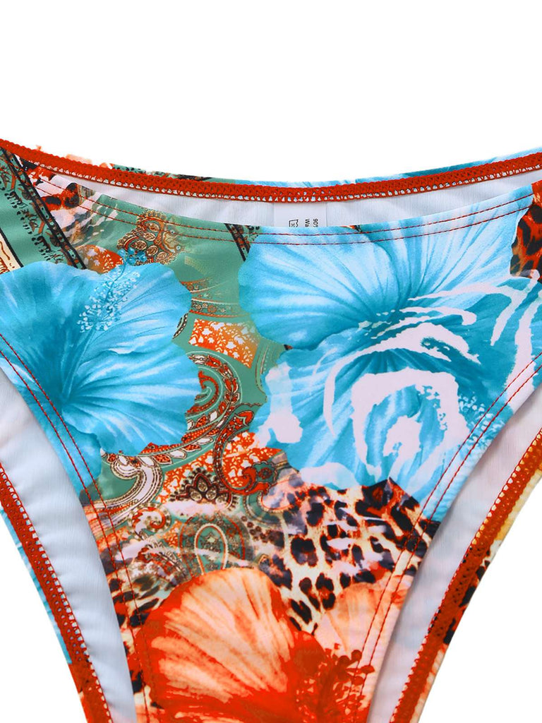 Ensemble bikini licou fleurs léopard et paréo 1950s