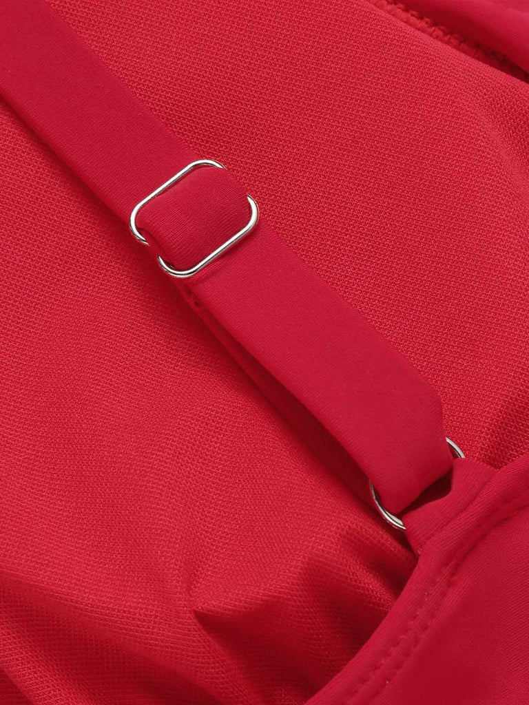 Maillot de bain rouge uni  à col en V profonddes avec ceinture années 1950