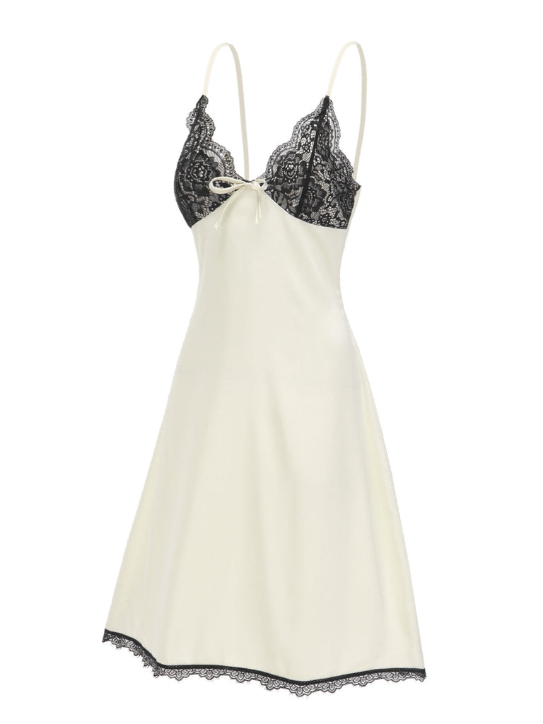 [Prévente] Robe de nuit beige en satin et dentelle années 1950