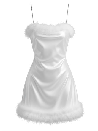 [Prévente] Nuisette blanche en satin et fourrure à fines bretelles années 1970