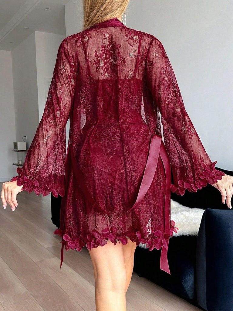 Ensemble de pyjama en dentelle à bretelles spaghetti et ceinture des années 1960