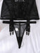 Ensemble lingerie nuisette transparente en dentelle et porte-jarretelles années 1950