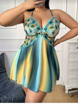[Grande Taille] Nuisette ombrée à fleurs brodées et dos nu années 1950