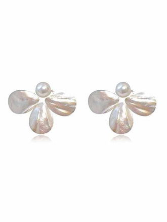 Boucles d'Oreilles Puces Fleur en Résine Perlée Blanches