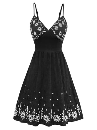 Robe noire bohème à fleurs brodées et nœud années 1970