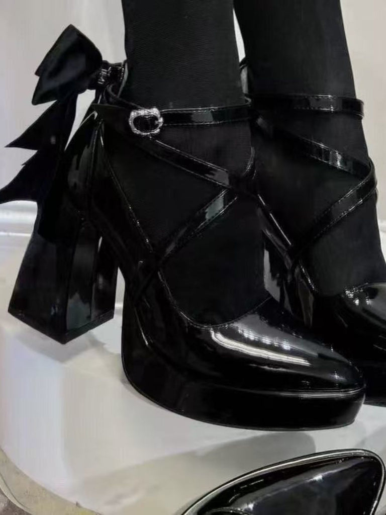 Chaussures Mary Jane noires à bout pointu et brides croisées aux chevilles - 10